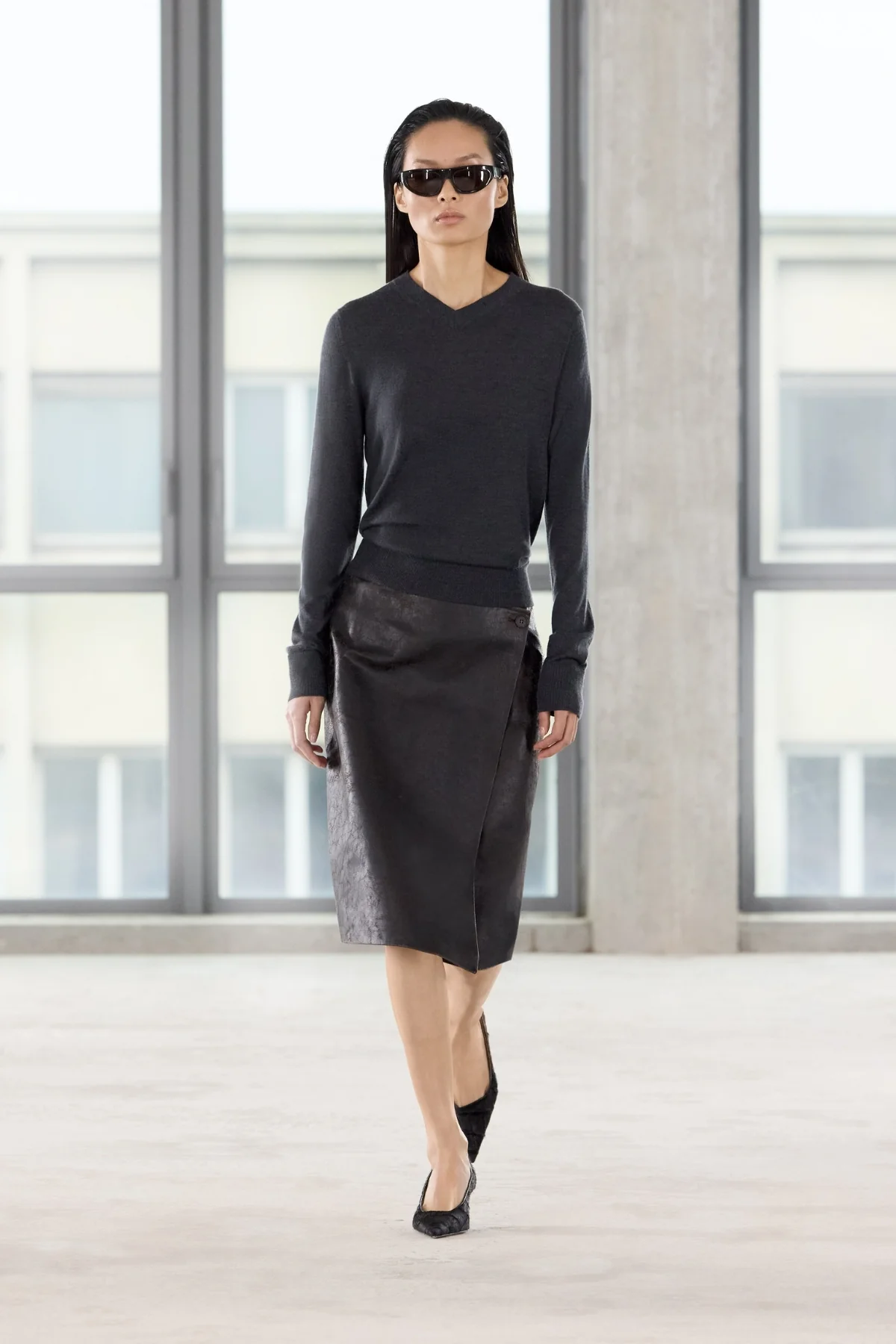 Leona Knit V Neck Sweater - Image 3